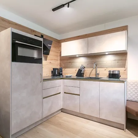 Apartment Alpenlodge Pettneu 3 *